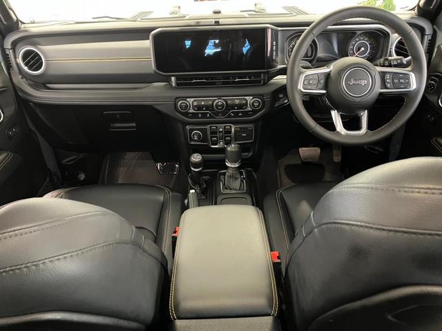 ジープ・ラングラーアンリミテッド サハラ ローンチエディション 認定中古車保証 4WD LEDヘッドライト フロントフォグ 純正ナビ ETC2.0 バックカメラ フロントカメラ レザーシート シートヒーター ステアリングヒーター オートエアコン ターボエンジン(14枚目)