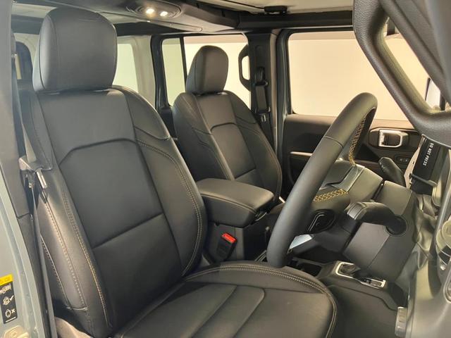 ジープ・ラングラーアンリミテッド サハラ ローンチエディション 認定中古車保証 4WD LEDヘッドライト フロントフォグ 純正ナビ ETC2.0 バックカメラ フロントカメラ レザーシート シートヒーター ステアリングヒーター オートエアコン ターボエンジン(16枚目)