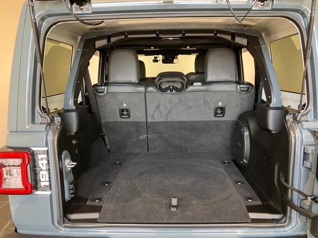 ジープ・ラングラーアンリミテッド サハラ ローンチエディション 認定中古車保証 4WD LEDヘッドライト フロントフォグ 純正ナビ ETC2.0 バックカメラ フロントカメラ レザーシート シートヒーター ステアリングヒーター オートエアコン ターボエンジン(27枚目)