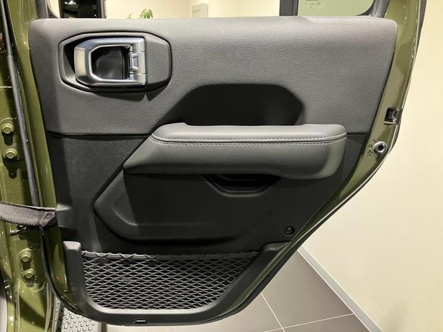 ジープ・ラングラーアンリミテッド サハラ 認定中古車保証 4WD LEDヘッドライト フロントフォグ リアフォグ 純正ナビ ETC2.0 バックカメラ フロントカメラ アダプティブクルーズコントロール アップルカープレイ アンドロイドオート(20枚目)