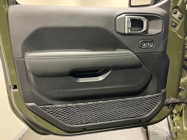 ジープ・ラングラーアンリミテッド サハラ 認定中古車保証 4WD LEDヘッドライト フロントフォグ リアフォグ 純正ナビ ETC2.0 バックカメラ フロントカメラ アダプティブクルーズコントロール アップルカープレイ アンドロイドオート(23枚目)