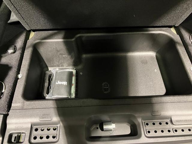 ジープ・ラングラーアンリミテッド サハラ 認定中古車保証 4WD LEDヘッドライト フロントフォグ リアフォグ 純正ナビ ETC2.0 バックカメラ フロントカメラ アダプティブクルーズコントロール アップルカープレイ アンドロイドオート(29枚目)