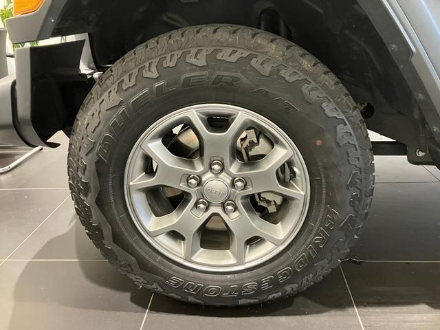 ジープ・ラングラーアンリミテッド フリーダムエディション 認定中古車保証 4WD ターボエンジン ファブリックシート バックカメラ サイドカメラ フロントカメラ ETC 純正アルミホイール オートエアコン アダプティブクルーズコントロール アップルカープレイ(10枚目)