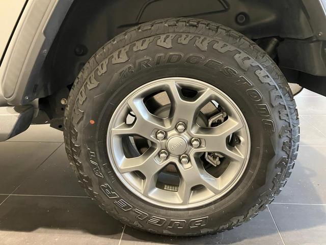 ジープ・ラングラーアンリミテッド フリーダムエディション 認定中古車保証 4WD ターボエンジン ファブリックシート バックカメラ サイドカメラ フロントカメラ ETC 純正アルミホイール オートエアコン アダプティブクルーズコントロール アップルカープレイ(11枚目)