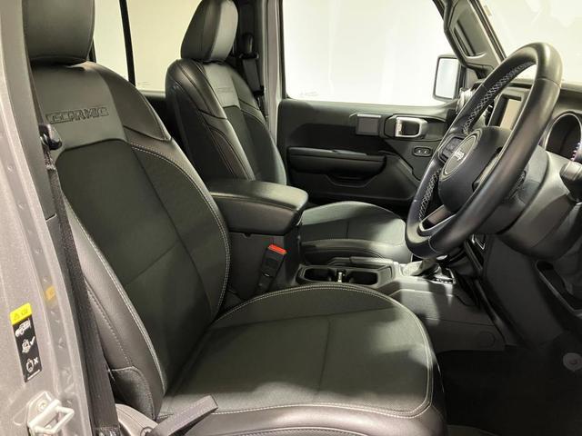ジープ・ラングラーアンリミテッド フリーダムエディション 認定中古車保証 4WD ターボエンジン ファブリックシート バックカメラ サイドカメラ フロントカメラ ETC 純正アルミホイール オートエアコン アダプティブクルーズコントロール アップルカープレイ(16枚目)