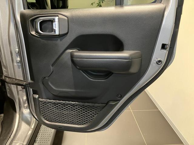 ジープ・ラングラーアンリミテッド フリーダムエディション 認定中古車保証 4WD ターボエンジン ファブリックシート バックカメラ サイドカメラ フロントカメラ ETC 純正アルミホイール オートエアコン アダプティブクルーズコントロール アップルカープレイ(20枚目)