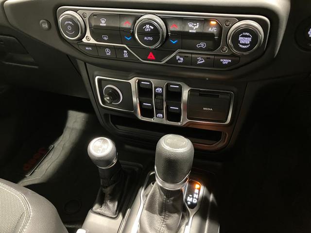 ジープ・ラングラーアンリミテッド フリーダムエディション 認定中古車保証 4WD ターボエンジン ファブリックシート バックカメラ サイドカメラ フロントカメラ ETC 純正アルミホイール オートエアコン アダプティブクルーズコントロール アップルカープレイ(32枚目)