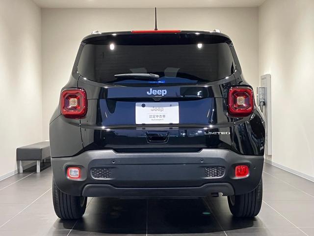 ジープ・レネゲード リミテッド　認定中古車保証付　整備付　純正ナビゲーションシステム　ＡｐｐｌｅＣａｒｐｌａｙ　バックカメラ　レザーシート　シートヒーター　ステアリングヒーター　アダプティブクルーズコントロール　ＥＴＣ（8枚目）