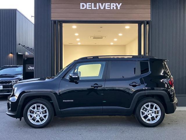 ジープ・レネゲード リミテッド　認定中古車保証付　整備付　純正ナビゲーションシステム　ＡｐｐｌｅＣａｒｐｌａｙ　バックカメラ　レザーシート　シートヒーター　ステアリングヒーター　アダプティブクルーズコントロール　ＥＴＣ（9枚目）