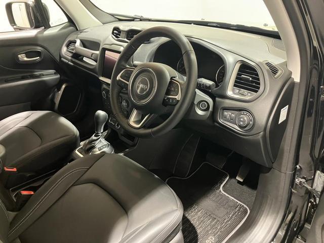 ジープ・レネゲード リミテッド　認定中古車保証付　整備付　純正ナビゲーションシステム　ＡｐｐｌｅＣａｒｐｌａｙ　バックカメラ　レザーシート　シートヒーター　ステアリングヒーター　アダプティブクルーズコントロール　ＥＴＣ（15枚目）