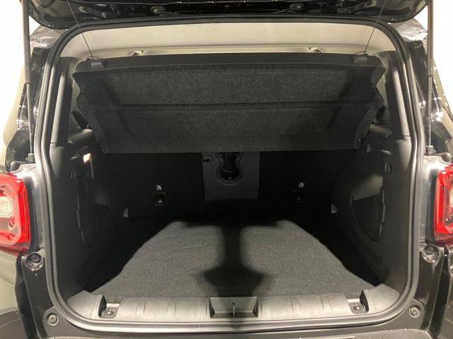 ジープ・レネゲード リミテッド　認定中古車保証付　整備付　純正ナビゲーションシステム　ＡｐｐｌｅＣａｒｐｌａｙ　バックカメラ　レザーシート　シートヒーター　ステアリングヒーター　アダプティブクルーズコントロール　ＥＴＣ（27枚目）