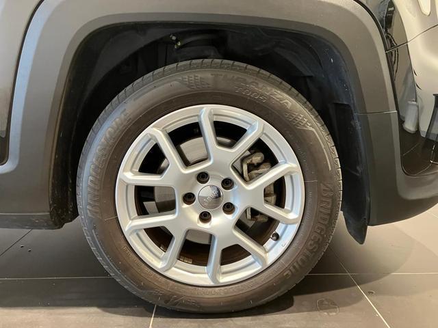 【タイヤ】１７インチアルミホイールです。