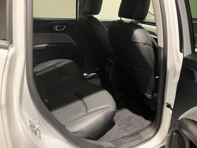 ジープ・コンパス リミテッド　認定中古車保証　ＬＥＤヘッドライト　フロントフォグ　リアフォグ　オートヘッドライト　純正ナビ　ＥＴＣ２．０　バックカメラ　サイドカメラ　フロントカメラ　４ＷＤ　パワーリフトゲート　アイドリングストップ（18枚目）