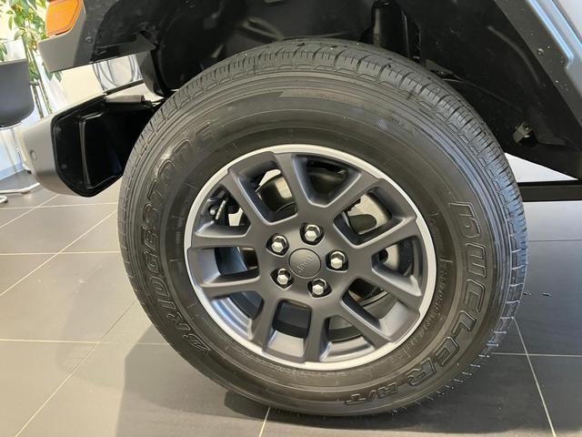 �W�O�����A�j�o�[�T���[�p�W�[�v�����A���~�z�C�[��