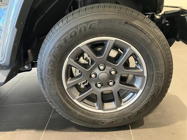 �W�O�����A�j�o�[�T���[�p�W�[�v�����A���~�z�C�[��