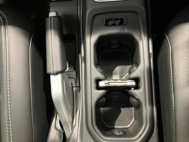 ジープ・ラングラー ８０ｔｈアニバーサリーエディション　認定中古車保証　ＬＥＤヘッドライト　フロントフォグ　リアフォグ　オートヘッドライト　純正ナビ　ＥＴＣ２．０　バックカメラ　サイドカメラ　フロントカメラ　レザーシート　シートヒーター（32枚目）