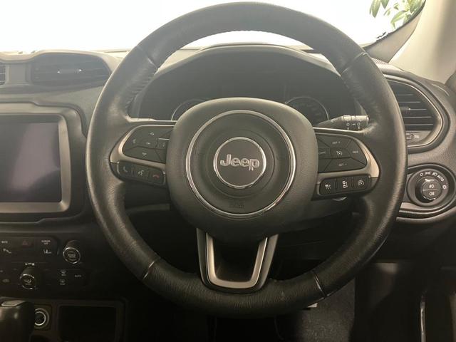 �y�n���h���z�v�����X�e�A�����O�z�C�[�����̗p���Ă��荂������������܂��B�܂����ǐ��̌���ɂ��A�����K�ȃh���C�u�����y���ݒ����܂��B�~��̓n���h���q�[�^�[�ł������񂾎�����߂Ă���܂��B