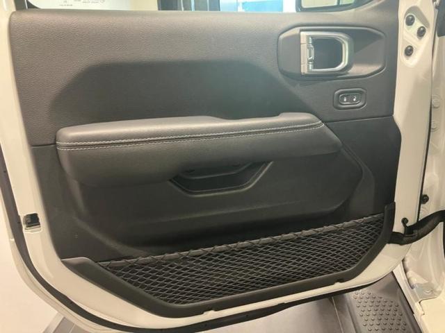 �h���C�u���̉��y���y����Œ�����l�ɍ����\�X�s�[�J�[�𓋍ځB