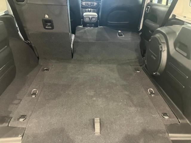 �V�[�g�A�����W���s�����Ƃɂ���ăA�E�g�h�A�ƃ��W���[�ɑΉ����o���܂��B