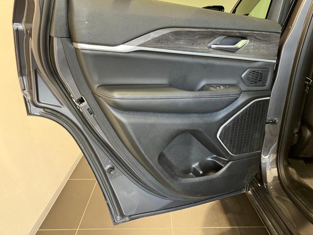 ジープ・グランドチェロキー４ｘｅ リミテッド　４ｘｅ　認定中古車保証　４ＷＤ　ＰＨＶ　ＬＥＤヘッドライト　オートヘッドライト　純正ナビ　純正アルミホイール　レザーシート　シートヒーター　ＥＴＣ２．０　バックカメラ　電動リアゲート　ターボエンジン（26枚目）