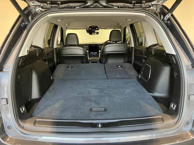 ジープ・グランドチェロキー４ｘｅ リミテッド　４ｘｅ　認定中古車保証　４ＷＤ　ＰＨＶ　ＬＥＤヘッドライト　オートヘッドライト　純正ナビ　純正アルミホイール　レザーシート　シートヒーター　ＥＴＣ２．０　バックカメラ　電動リアゲート　ターボエンジン（28枚目）