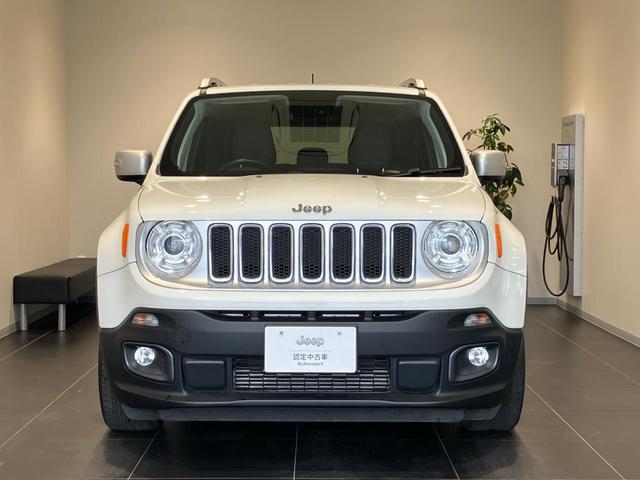 ジープ・レネゲード リミテッド　認定中古車　キセノンヘッドライト　フロントフォグ　リアフォグ　純正ナビ　バックカメラ　アダプティブクルーズコントロール　ブラインドスポットモニター　オートエアコン　オートヘッドライト（6枚目）