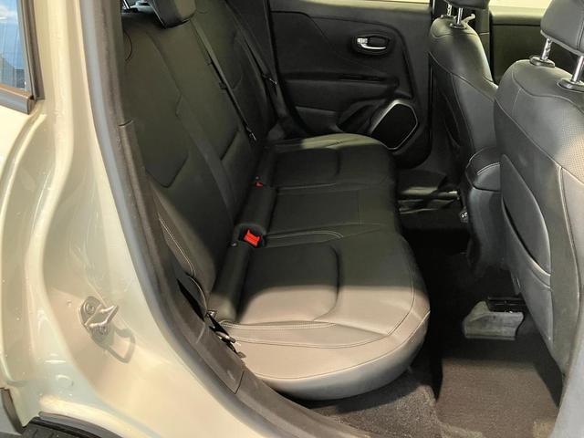 ジープ・レネゲード リミテッド　認定中古車　キセノンヘッドライト　フロントフォグ　リアフォグ　純正ナビ　バックカメラ　アダプティブクルーズコントロール　ブラインドスポットモニター　オートエアコン　オートヘッドライト（19枚目）
