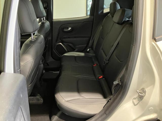 ジープ・レネゲード リミテッド　認定中古車　キセノンヘッドライト　フロントフォグ　リアフォグ　純正ナビ　バックカメラ　アダプティブクルーズコントロール　ブラインドスポットモニター　オートエアコン　オートヘッドライト（25枚目）