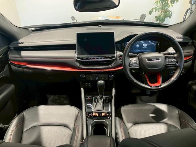 �_�b�V���{�[�h�̐Ԃ��A�N�Z���g�ł��B