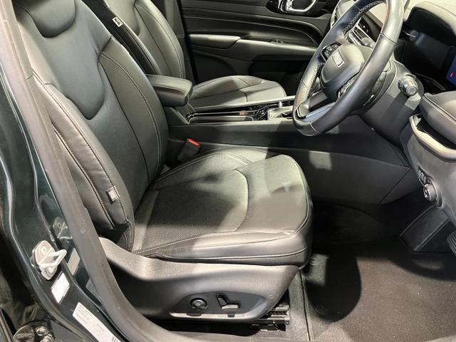 ジープ・コンパス ８０ｔｈアニバーサリーエディション　認定中古車後保証　４ＷＤ　ＬＥＤヘッドライト　フロントフォグ　リアフォグ　純正ナビ　バックカメラ　ＥＴＣ２．０　レザーシート　シートヒーター　パワーリフトゲート　アップルカープレイ　アンドロイドオート（16枚目）