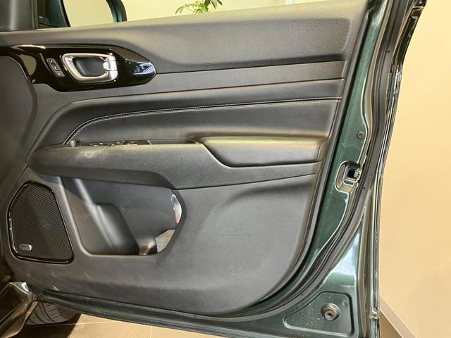 ジープ・コンパス ８０ｔｈアニバーサリーエディション　認定中古車後保証　４ＷＤ　ＬＥＤヘッドライト　フロントフォグ　リアフォグ　純正ナビ　バックカメラ　ＥＴＣ２．０　レザーシート　シートヒーター　パワーリフトゲート　アップルカープレイ　アンドロイドオート（17枚目）