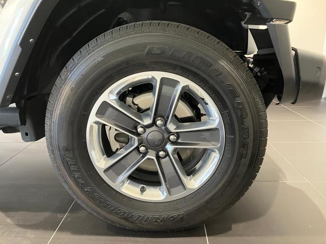 ジープ・ラングラーアンリミテッド サハラ（6枚目）