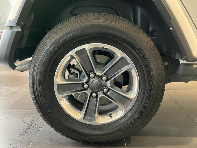 ジープ・ラングラーアンリミテッド サハラ（7枚目）