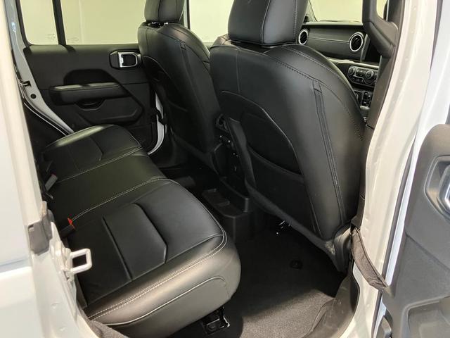 ジープ・ラングラーアンリミテッド サハラ（14枚目）