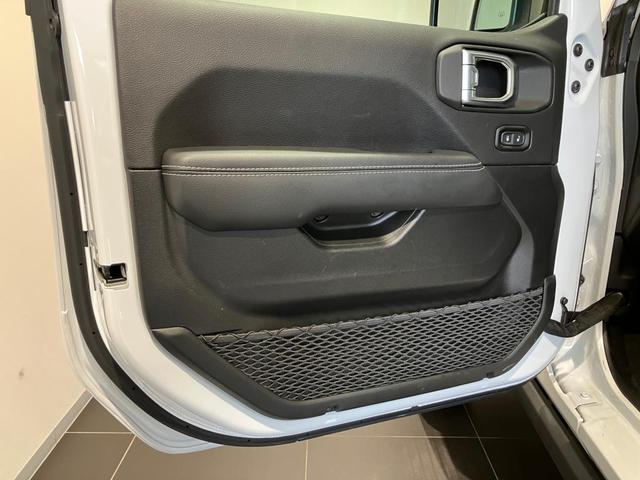 ジープ・ラングラーアンリミテッド サハラ（19枚目）