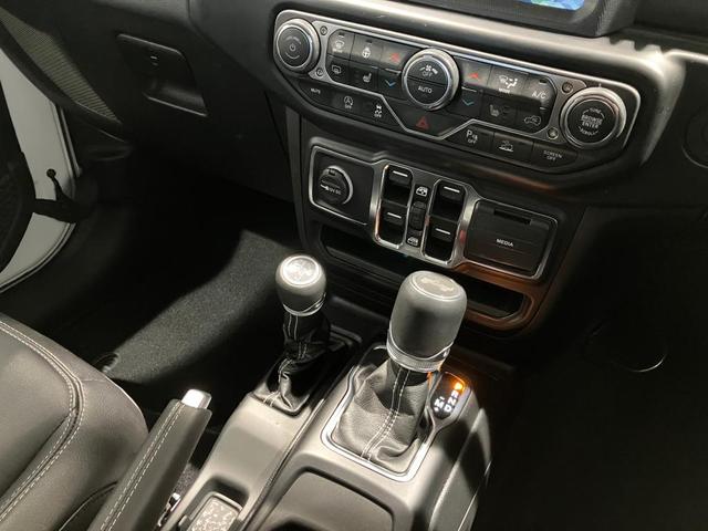 �V���v���ŕ�����₷���f�U�C���ƂȂ��Ă���܂��B