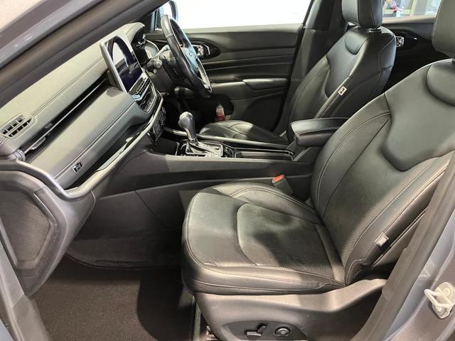 ジープ・コンパス ８０ｔｈアニバーサリーエディション　認定中古車保証　４ＷＤ　ＬＥＤヘッドライト　フロントフォグ　リアフォグ　純正ナビ　ＥＴＣ２．０　バックカメラ　レザーシート　シートヒーター　パワーシート　オートエアコン　オートヘッドライト（22枚目）