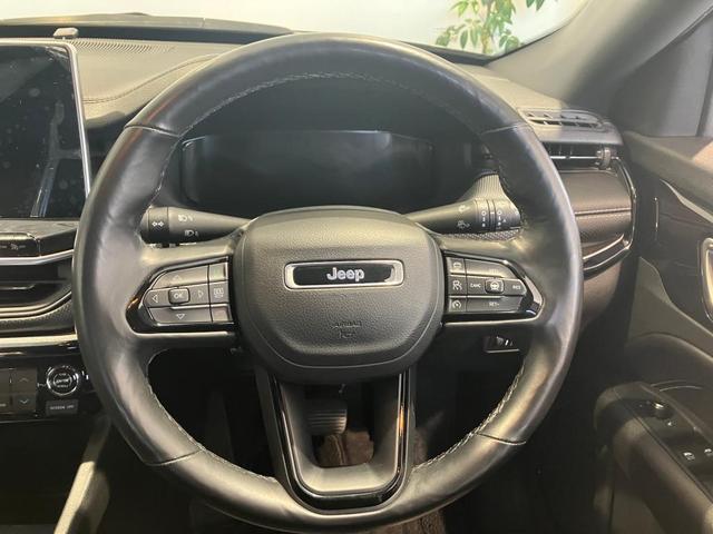 �y�n���h���z�v�����X�e�A�����O�z�C�[�����̗p���Ă��荂������������܂��B�܂����ǐ��̌���ɂ��A�����K�ȃh���C�u�����y���ݒ����܂��B