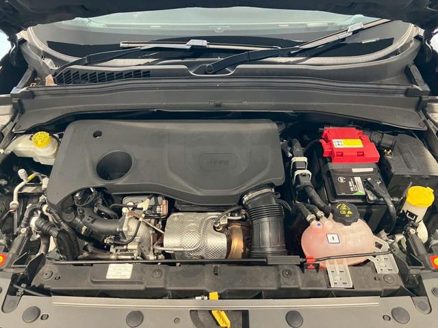 ジープ・レネゲード リミテッド 認定中古車保証 LEDヘッドライト フロントフォグ リアフォグ オートヘッドライト 純正ナビ ETC2.0 バックカメラ ターボエンジン オートエアコン 純正17インチアルミ レザーシート(33枚目)