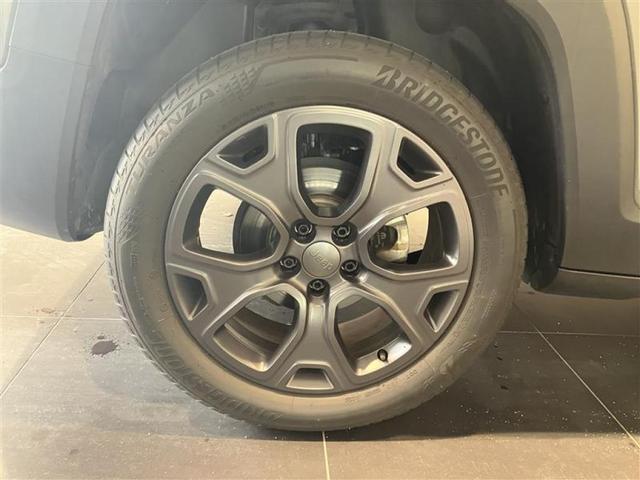 ジープ・レネゲード 80thアニバーサリーエディション 認定中古車保証 LEDヘッドライト フロントフォグ リアフォグ 純正ナビ ETC2.0 バックカメラ レザーシート シートヒーター ステアリングヒーター オートヘッドライト 純正18インチアルミ(12枚目)