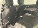 後部座席も広いのでゆったりと座って頂けますし、シートも疲れにくい固めの素材となっている為、旅行なども快適です。