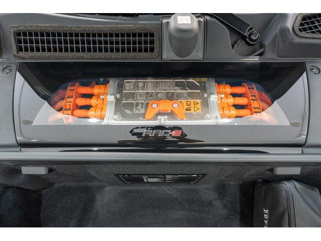 ＳＦ９０ストラダーレ ベースグレード　正規ディーラー車　カーボンＬＥＤステアリング　カーボンファイバーレーシングシート　マットグレーホイール　バックカメラ　ネロ・デイトナ　レッドキャリパー　マットブラックマフラーチップ（18枚目）