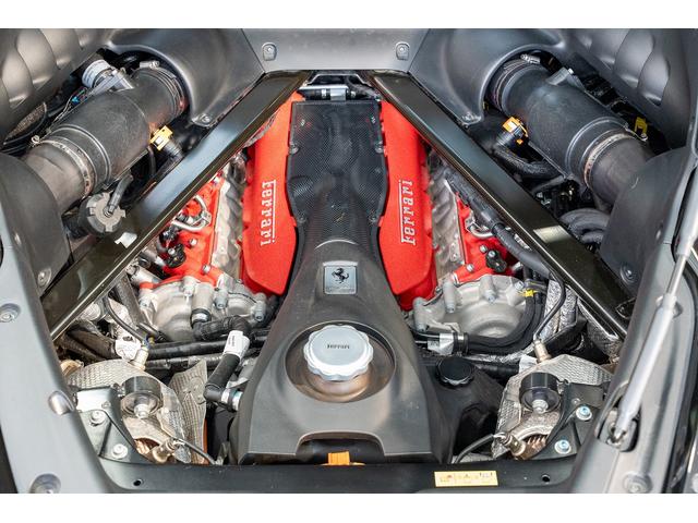 ＳＦ９０ストラダーレ ベースグレード　正規ディーラー車　カーボンＬＥＤステアリング　カーボンファイバーレーシングシート　マットグレーホイール　バックカメラ　ネロ・デイトナ　レッドキャリパー　マットブラックマフラーチップ（19枚目）