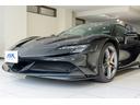 ＳＦ９０ストラダーレ ベースグレード　正規ディーラー車　カーボンＬＥＤステアリング　カーボンファイバーレーシングシート　マットグレーホイール　バックカメラ　ネロ・デイトナ　レッドキャリパー　マットブラックマフラーチップ（6枚目）