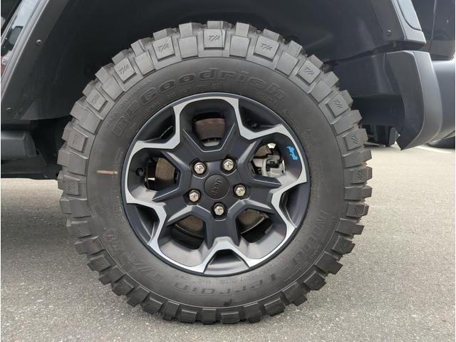 ジープ・ラングラーアンリミテッド4xe ルビコン4xe 認定中古車 弊社オーナー様下取り車両 車検整備付 プラグインハイブリッドモデル シートヒーター ステアリングヒーター Bluetooth接続 applecarplay androidauto(13枚目)