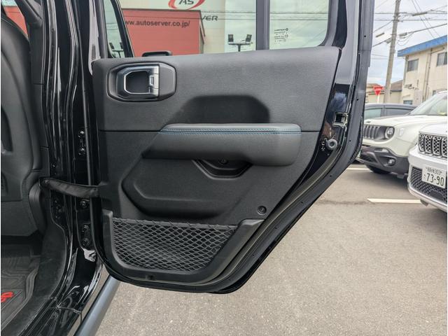 ジープ・ラングラーアンリミテッド4xe ルビコン4xe 認定中古車 弊社オーナー様下取り車両 車検整備付 プラグインハイブリッドモデル シートヒーター ステアリングヒーター Bluetooth接続 applecarplay androidauto(26枚目)