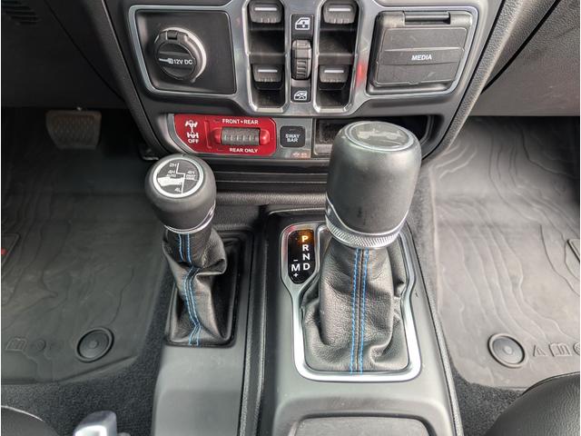 ジープ・ラングラーアンリミテッド4xe ルビコン4xe 認定中古車 弊社オーナー様下取り車両 車検整備付 プラグインハイブリッドモデル シートヒーター ステアリングヒーター Bluetooth接続 applecarplay androidauto(31枚目)