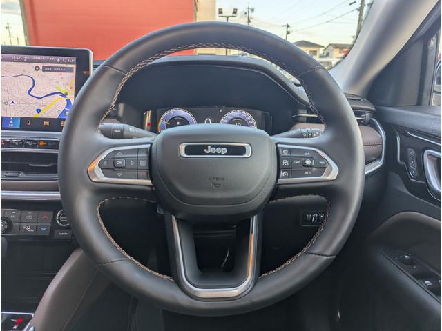 �X�e�A�����O�z�C�[���ɂȂ�܂��B