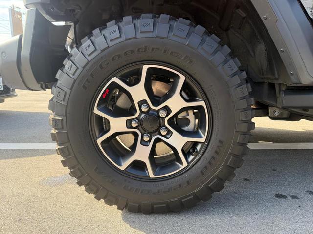 �X�^�b�h���X�^�C�����̔����Ă���܂��B