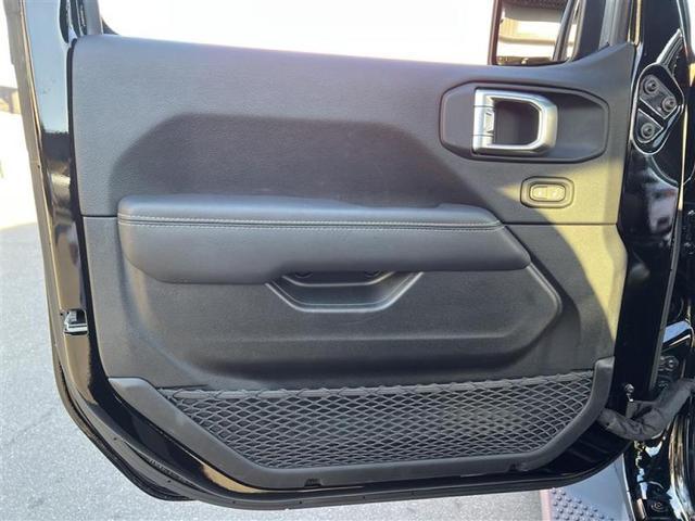 ���̃X�C�b�`�ł����A�ԉ��������ɐݒu���Ă���܂��B